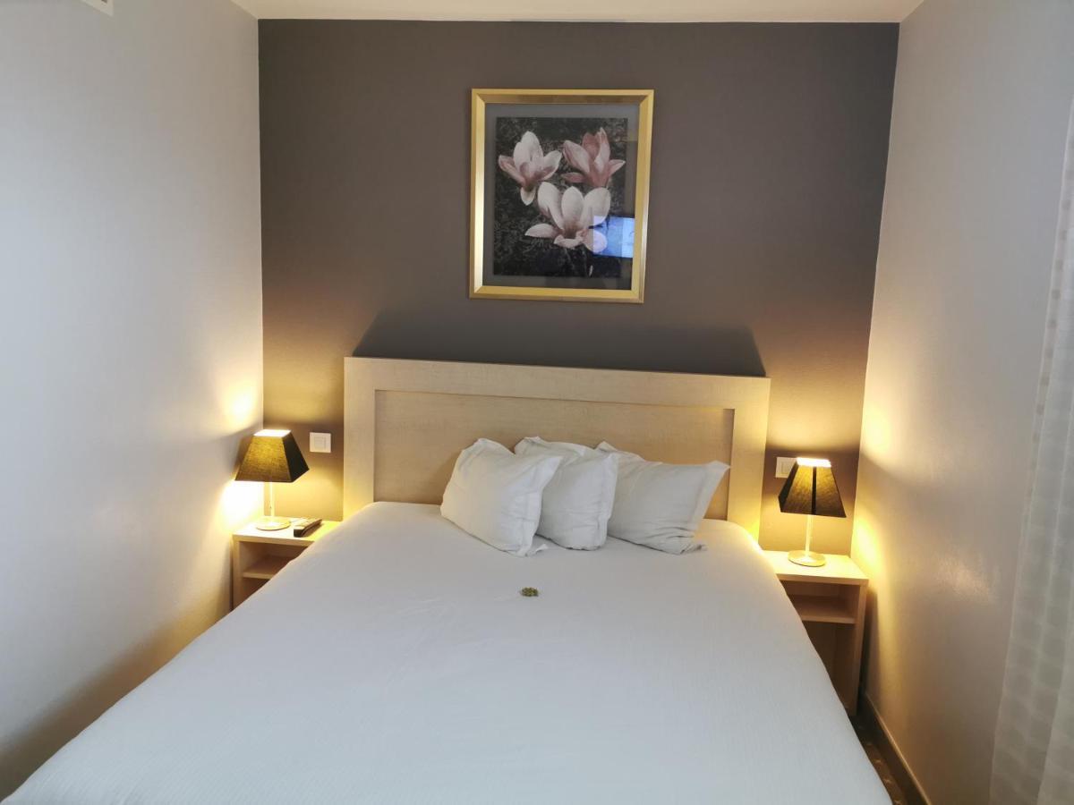 Hotel Les Palis Grand-Fougeray Esterno foto