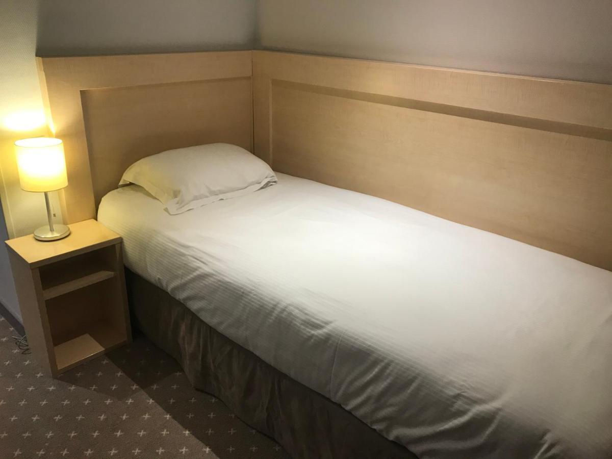 Hotel Les Palis Grand-Fougeray Esterno foto